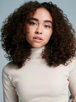 Бэйли Басс
Bailey Bass